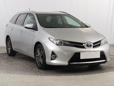 Używany Toyota Auris 132 KM (97 kW) 2014 Srebrny Kombi