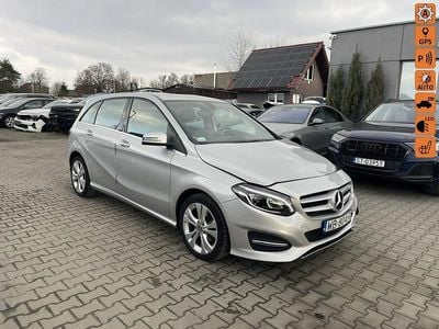 Srebrny Używany 2018 Mercedes B200 Minivan | 39 900 zł