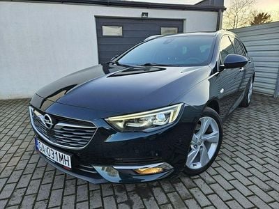 Używany Opel Insignia OPC 170 KM (125 kW) 2017 Zielony ciemny Kombi
