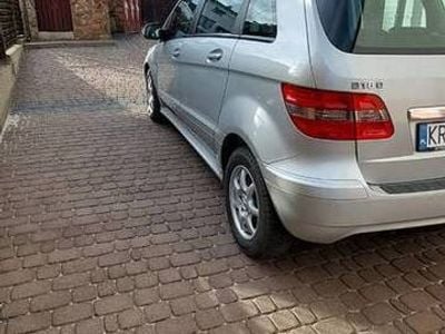 Mercedes B180