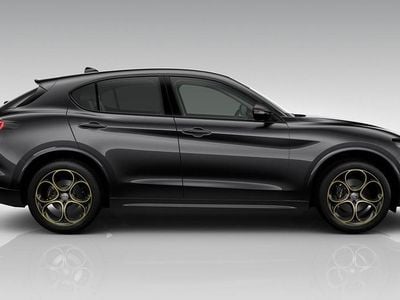 Lakier metalizowany czarny volcano black Nowe 2025 Alfa Romeo Stelvio SUV | 263 669 zł