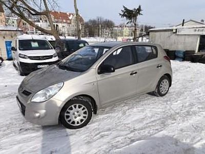 Używany Hyundai i20 78 KM (57 kW) 2012 Beżowy Hatchback