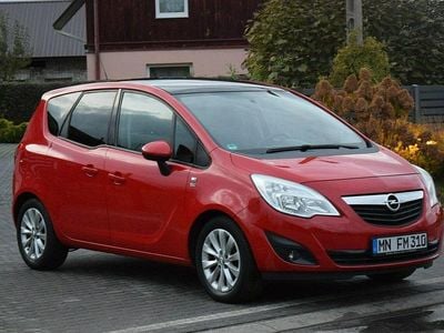Czerwony Używany 2012 Opel Meriva Minivan | 24 900 zł (Uczciwa cena)