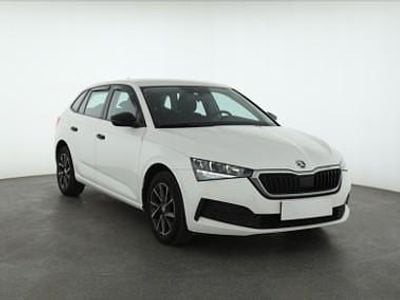 Biały Używany 2021 Skoda Scala Hatchback | 43 999 zł (Uczciwa cena)