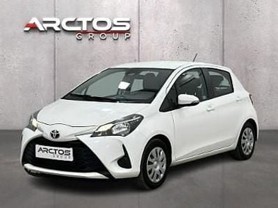 Używany Toyota Yaris 112 KM (82 kW) 2019 Biały Hatchback