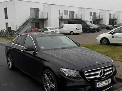 Używany Mercedes E220 AMG 2018 Czarny Sedan/Limuzyna