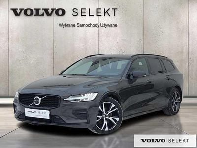 Używany Volvo V60 197 KM (144 kW) 2025 Szary Kombi