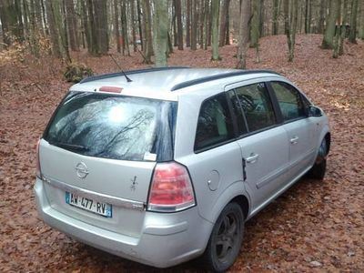 używany Opel Zafira 7-osobowa 2005r