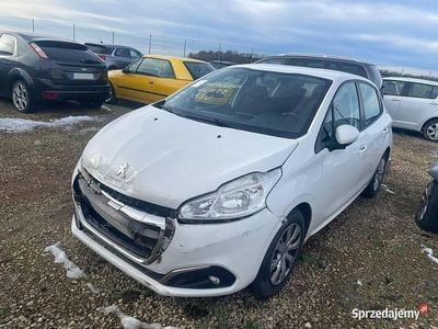 Biały Używany 2018 Peugeot 208 Hatchback | 16 400 zł
