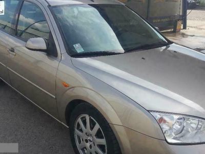 Używany Ford Mondeo 125 KM (91 kW) 2001 Złoty (metalik) Sedan/Limuzyna