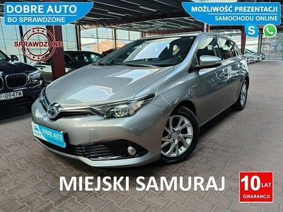 Szary (metalik) Używany 2016 Toyota Auris Hybrid Hatchback | 62 888 zł (Dość drogi)