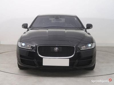 Używany Jaguar XE 2016 Czarny Sedan/Limuzyna