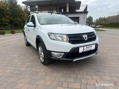 Biały Używany 2014 Dacia Sandero Stepway Hatchback | 23 800 zł (Drogi)