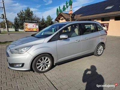 Używany 2016 Ford Grand C-Max Minivan | 31 000 zł (Uczciwa cena)