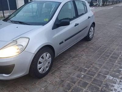 Srebrny Używany 2005 Renault Clio II Hatchback | 6500 zł (Uczciwa cena)