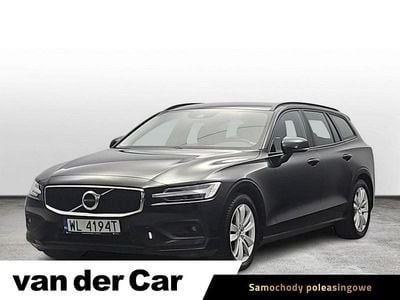 Używany Volvo V60 Momentum 197 KM (144 kW) 2022 Czarny Kombi