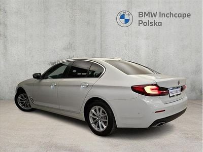 Biel mineralna metalizowany Używany 2021 BMW 518 Shadowline Sedan/Limuzyna | 129 900 zł (Uczciwa cena)