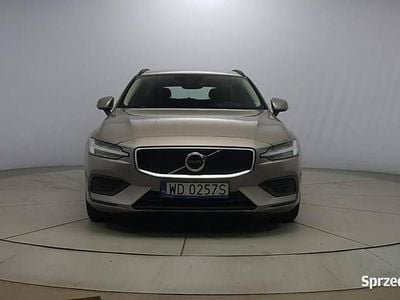 Używany Volvo V60 Momentum 197 KM (144 kW) 2021 Srebrny Kombi