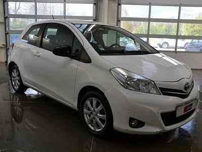Używany Toyota Yaris 70 KM (51 kW) 2012 Biały Hatchback