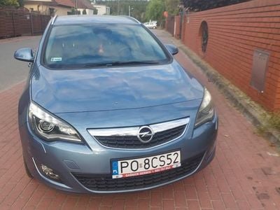 Niebieski Używany 2012 Opel Astra Kombi | 23 900 zł (Uczciwa cena)