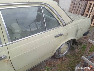 Używany Mercedes E300 1984 Sedan/Limuzyna