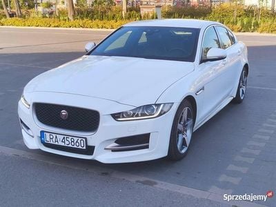 Używany Jaguar XE 2016 Biały Sedan/Limuzyna