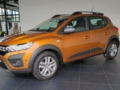 Pomarańczowy Używany 2022 Dacia Sandero Expression Hatchback | 72 900 zł (Dość drogi)