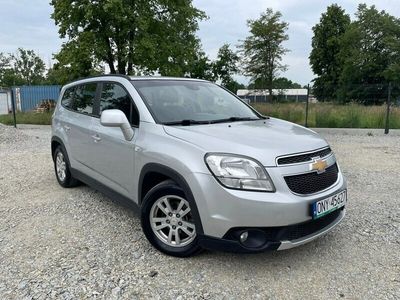 Srebrny (metalik) Używany 2011 Chevrolet Orlando Minivan | 29 900 zł