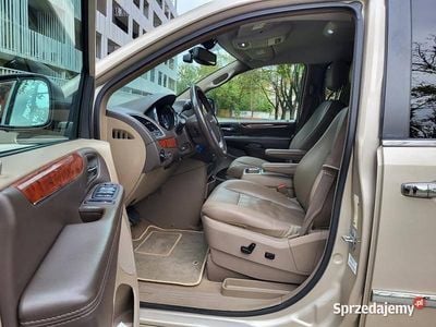 Używany Chrysler Town & Country Touring 2013 Minivan