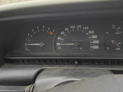 Używany Opel Omega 1993 Czarny Sedan/Limuzyna