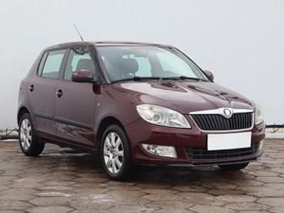 Używany Skoda Fabia 86 KM (63 kW) 2010 Czerwony Hatchback