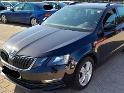 Czarny Używany 2017 Skoda Octavia Ambition Kombi | 31 900 zł (Uczciwa cena)