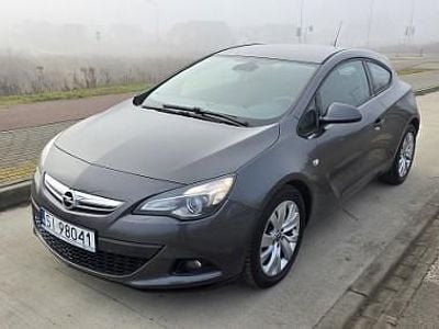 używany Opel Astra GTC Astra J 1,4 Turbo 120 KM Edition Navi Kamera Bluetooth Apple CarPlay