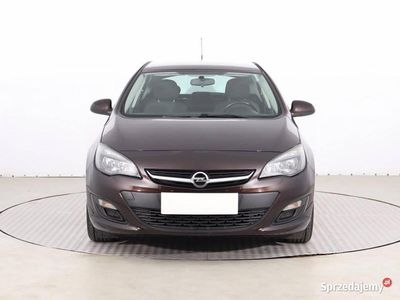Brązowy Używany 2013 Opel Astra Hatchback | 28 999 zł (Uczciwa cena)