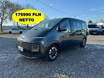 Szary Używany 2022 Hyundai Staria Minivan | 221 388 zł