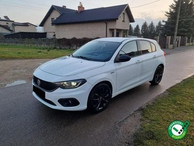 Biały Używany 2018 Fiat Tipo S Hatchback | 39 900 zł (Uczciwa cena)