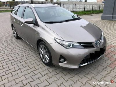 Szary Używany 2015 Toyota Auris Hybrid Kombi | 44 800 zł (Uczciwa cena)