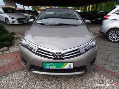 Używany Toyota Corolla 90 KM (66 kW) 2016 Beżowy Sedan/Limuzyna