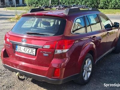 Bordowy Używany 2013 Subaru Outback Kombi | 33 000 zł