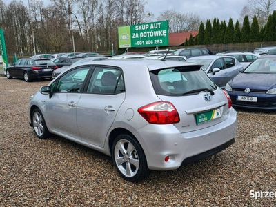 używany Toyota Auris Hybrid 