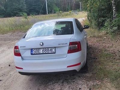 Używany Skoda Octavia 140 KM (102 kW) 2014 Biały Hatchback