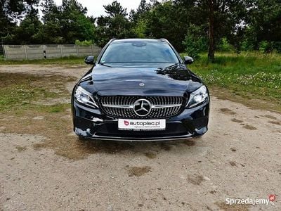Używany Mercedes C220 194 KM (142 kW) 2019 Czarny Kombi