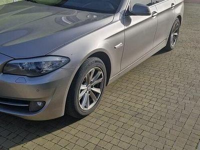 Żółtozłoty Używany 2011 BMW 520 Kombi | 29 000 zł (Drogi)