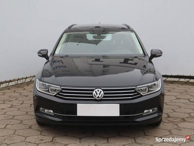 Czarny Używany 2016 VW Passat Kombi | 47 999 zł (Uczciwa cena)