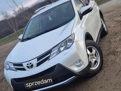 używany Toyota RAV4 biała perła