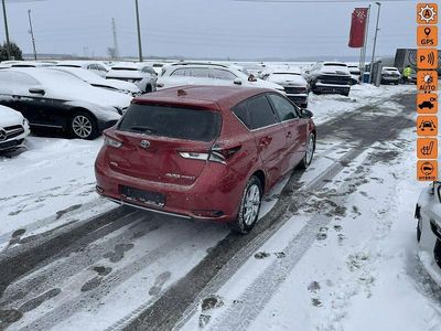 Używany Toyota Auris 2015 Czerwony Hatchback
