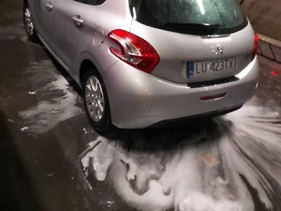 Używany Peugeot 208 2014 Srebrny Hatchback
