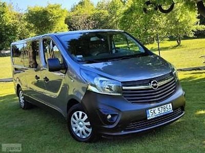 Szary Używany 2017 Opel Vivaro Minivan | 66 000 zł (Dość drogi)