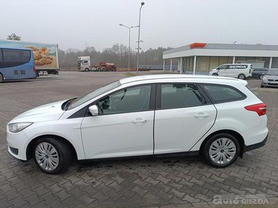 Biały Używany 2016 Ford Focus Kombi | 25 000 zł (Uczciwa cena)