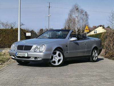 Srebrny (metalik) Używany 2000 Mercedes CLK200 Kabriolet | 41 899 zł